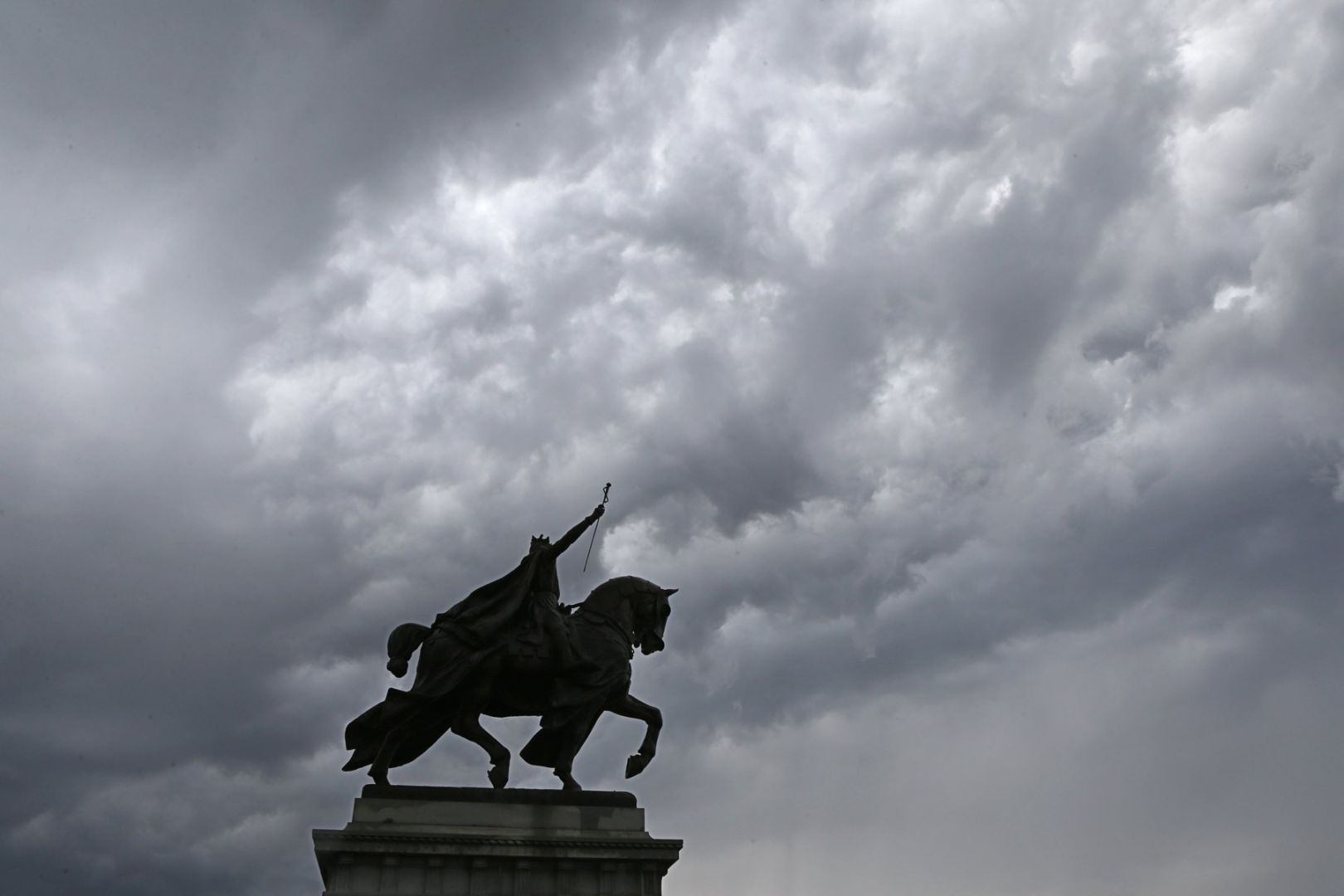Spring storms move through the St. Louis area